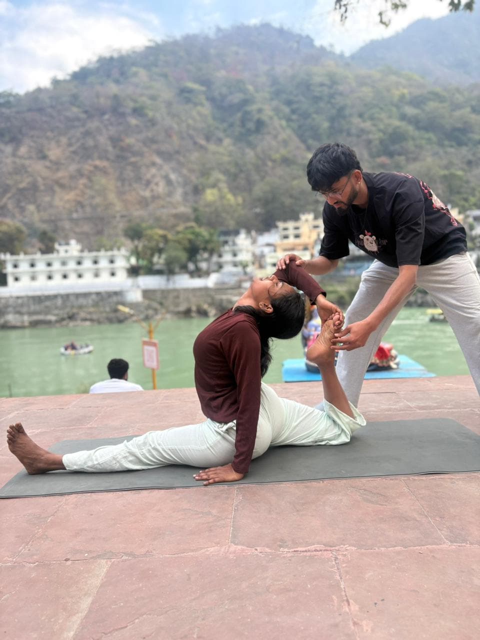 Personal Yoga Classes in Dehradun & Rishikesh – 1-on-1 Home Yoga Training